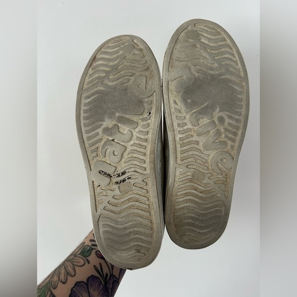 Native Shoes JEFFERSON SLIP-ONS IN WHITE Mens 7/Womens 9 - Picture 6 of 9